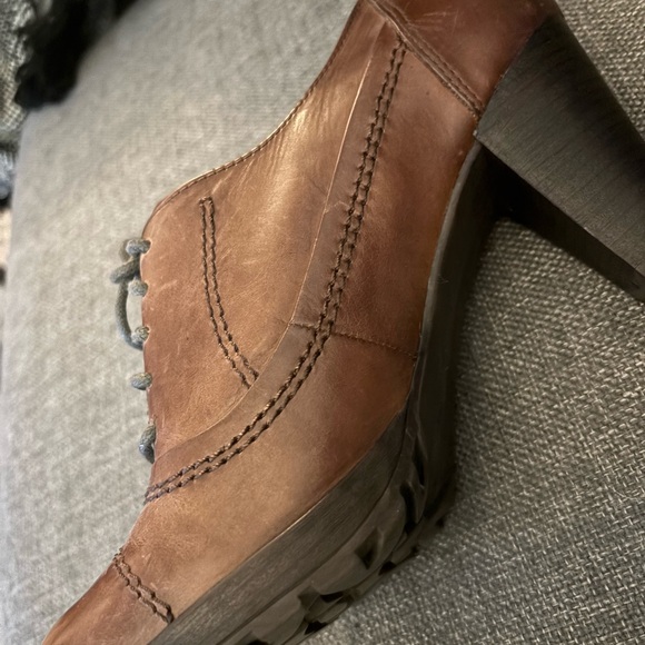 Locale Brown leather Oxford Brogues Vintage heels Size  EU39 - Picture 4 of 5